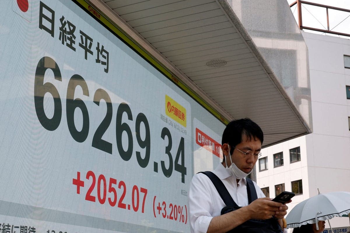 Oil prices fall to below $80 as Trump signs US-Iran interim peace deal to end Middle East war