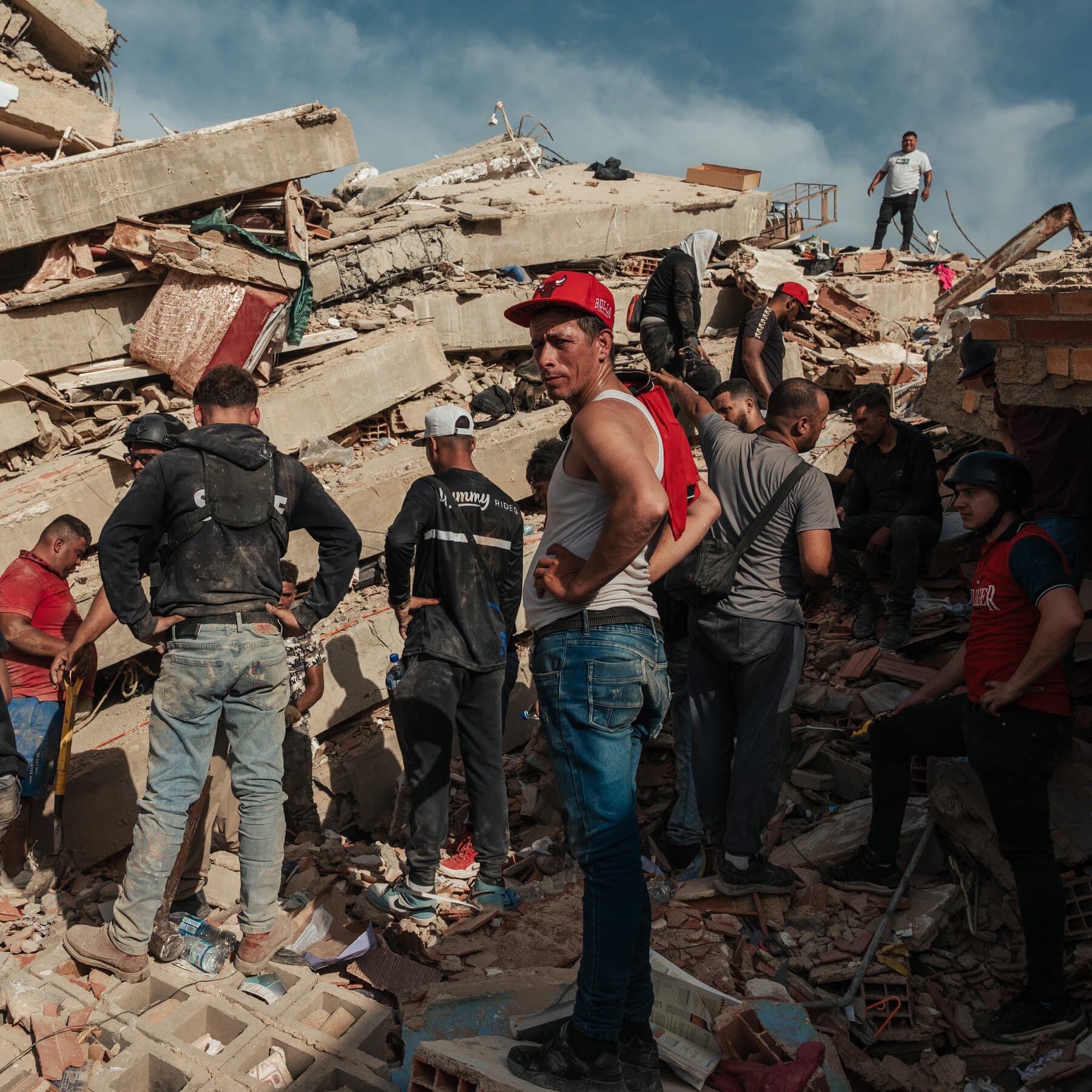 In Venezuela’s Ruins, Civilians Fill the Gaps One ‘Grain of Sand’ at a Time