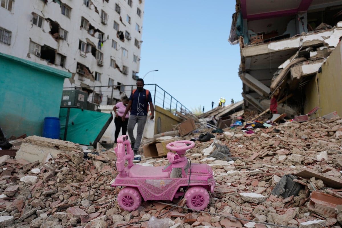 Venezuelans continue search for survivors as earthquake death toll surpasses 1,700