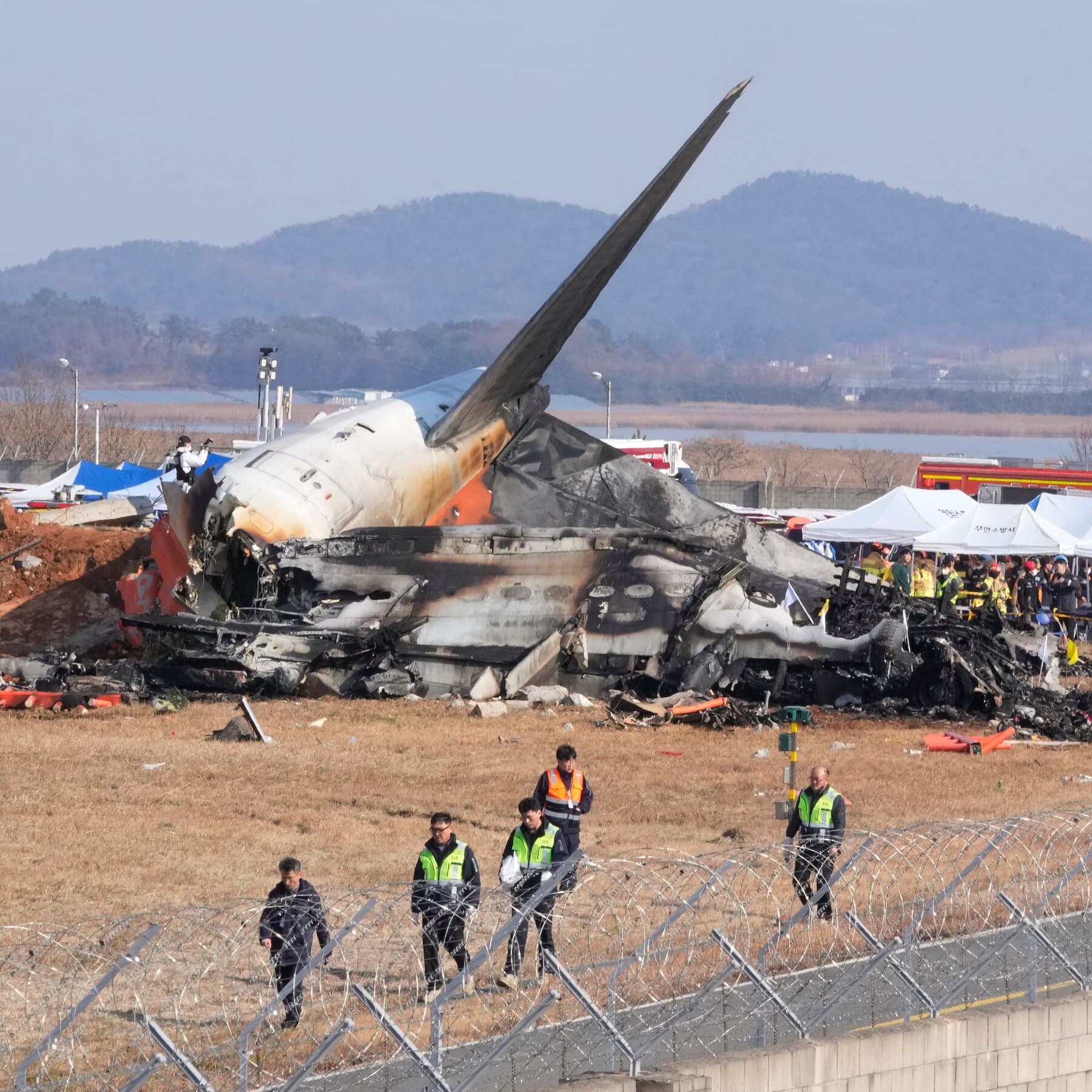Live Updates: Jeju Air Flight Crashes in South Korea, Killing More Than 100