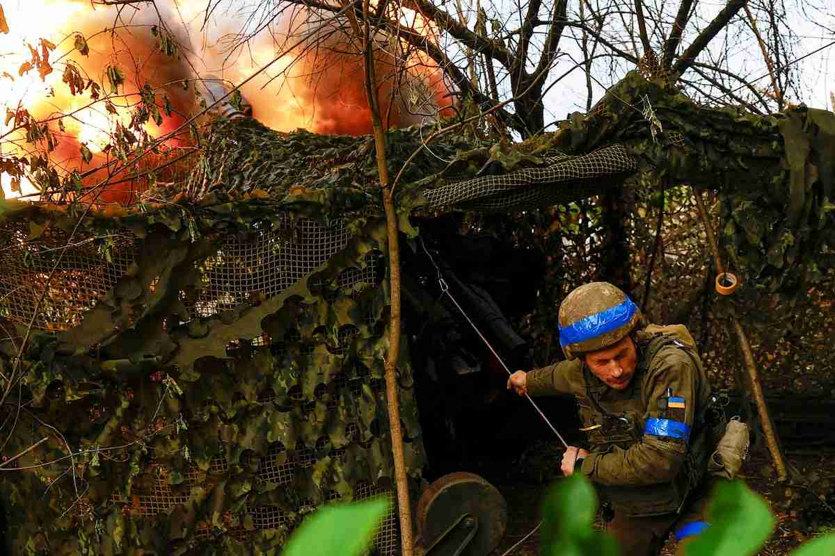 Ukraine-Russia war – live: Zelensky attends Singapore summit as 19 injured in Putin’s assault on energy grid