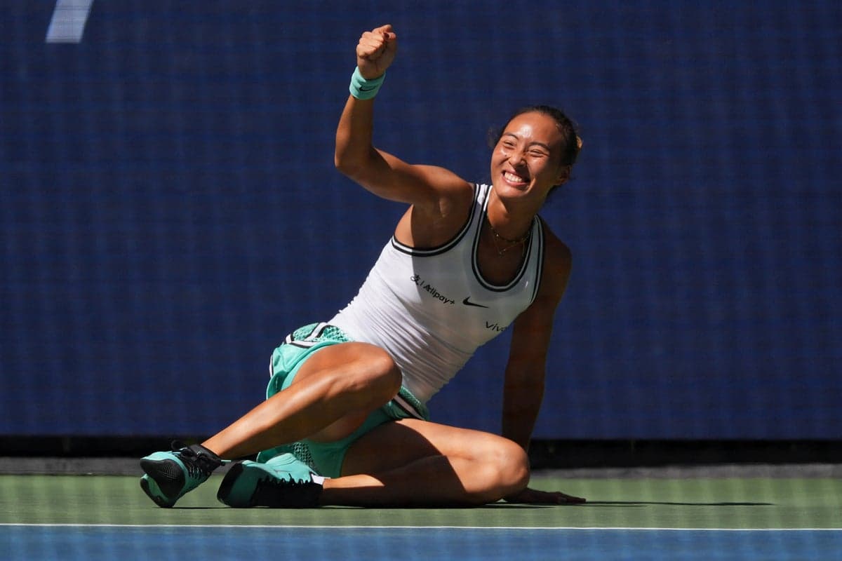 Qinwen Zheng stuns Iga Swiatek with another remarkable US Open comeback 