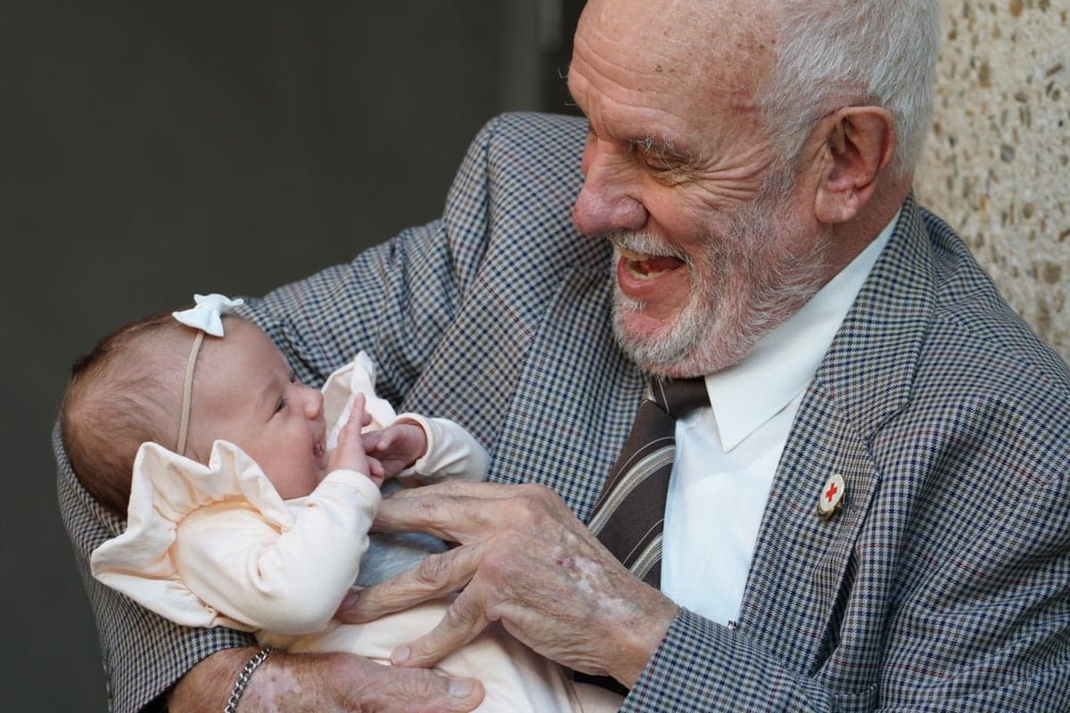 ‘Man with a golden arm’: Australian whose rare blood helped save millions of babies dies at 88