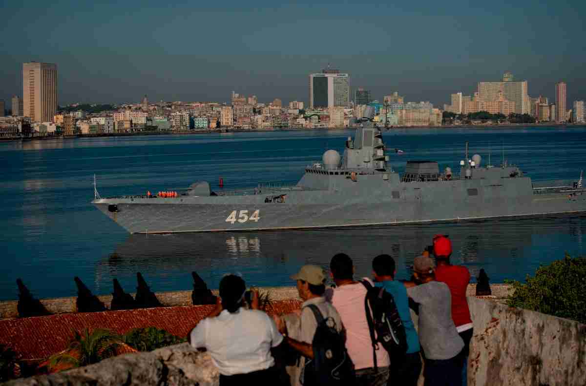 Ukraine-Russia war – live: Putin ‘invokes Cuban Missile Crisis’ as he moves ‘nuclear-capable’ ships to Havana
