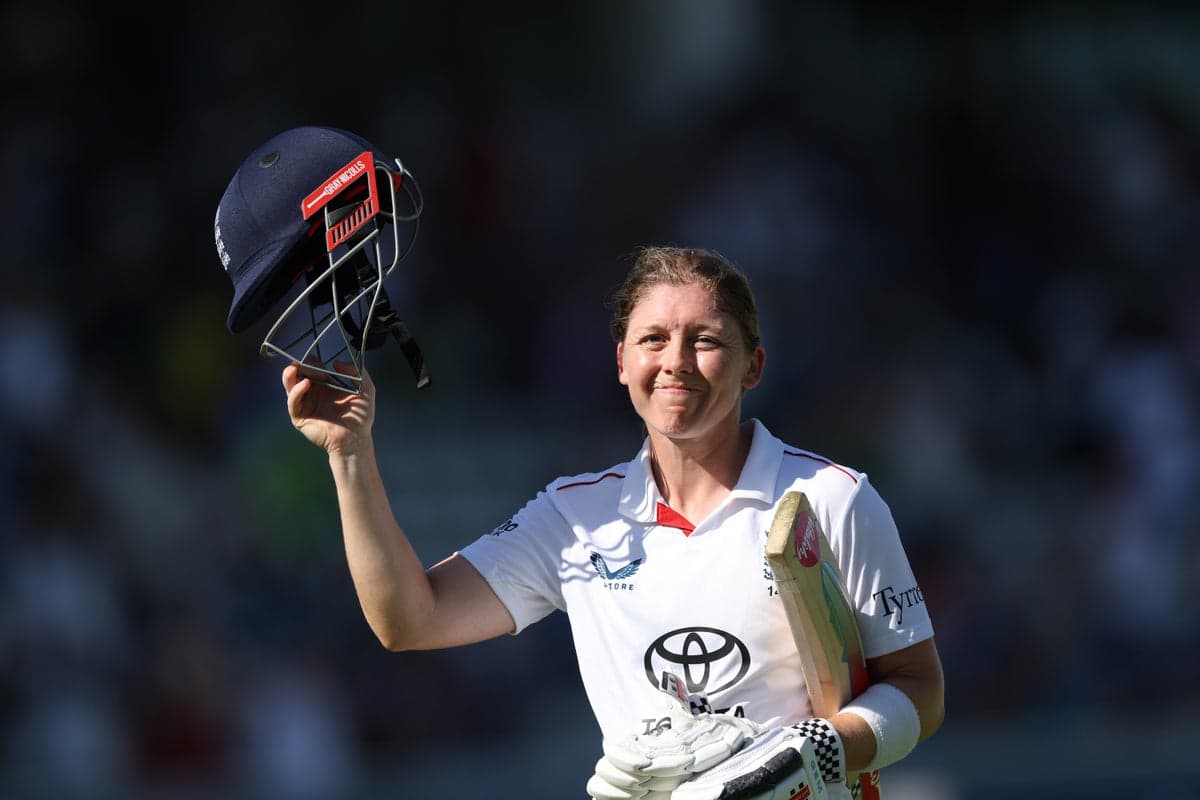 Heather Knight and Tammy Beaumont bow out as England slide towards Test defeat to India