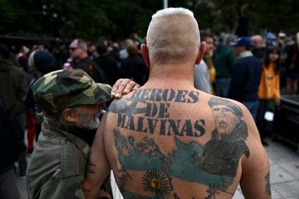 Argentina’s vice-president calls England ‘usurping pirates’ in rant before World Cup clash