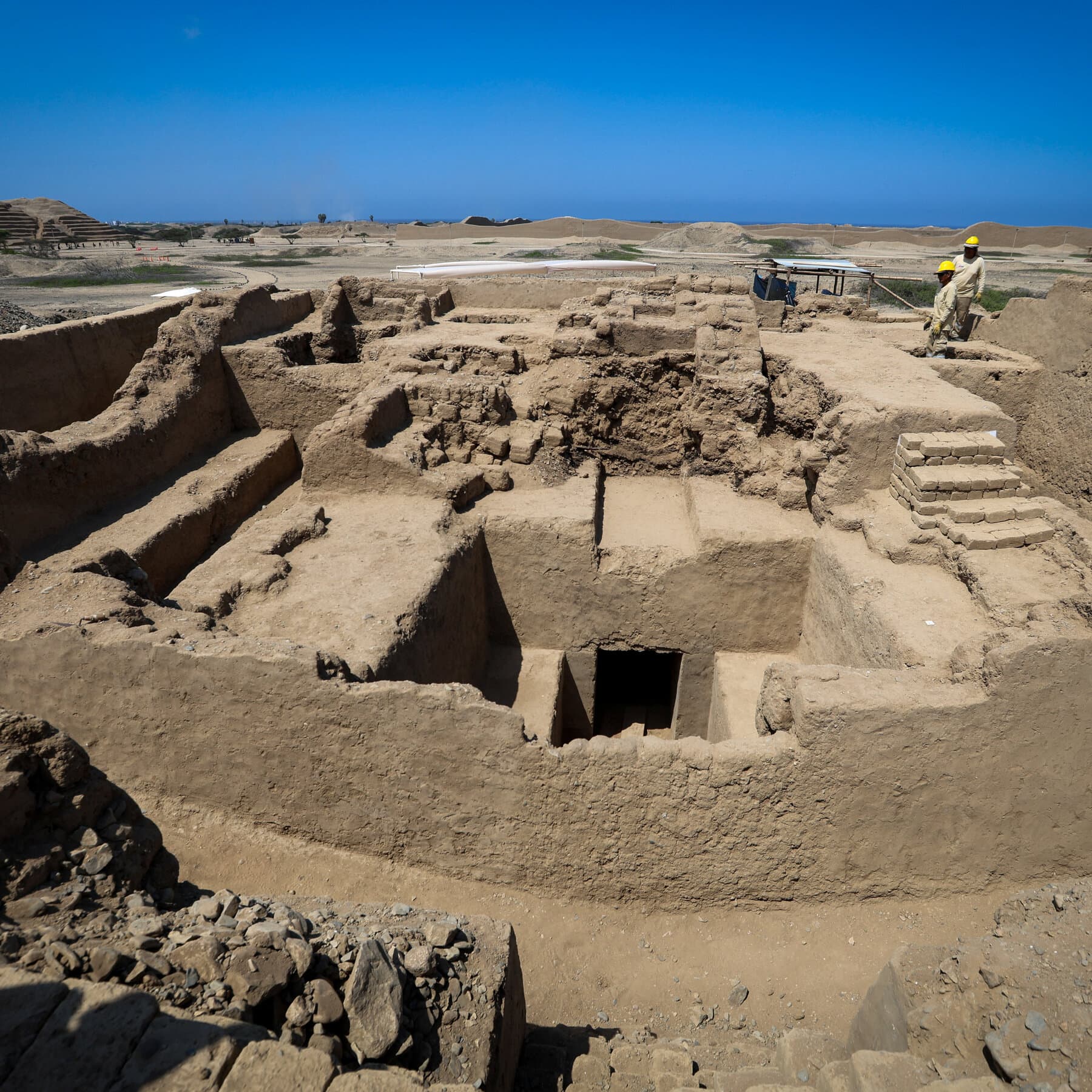 An Ancient Mausoleum, Untouched by Looters, Is Found Under Peru’s Sands