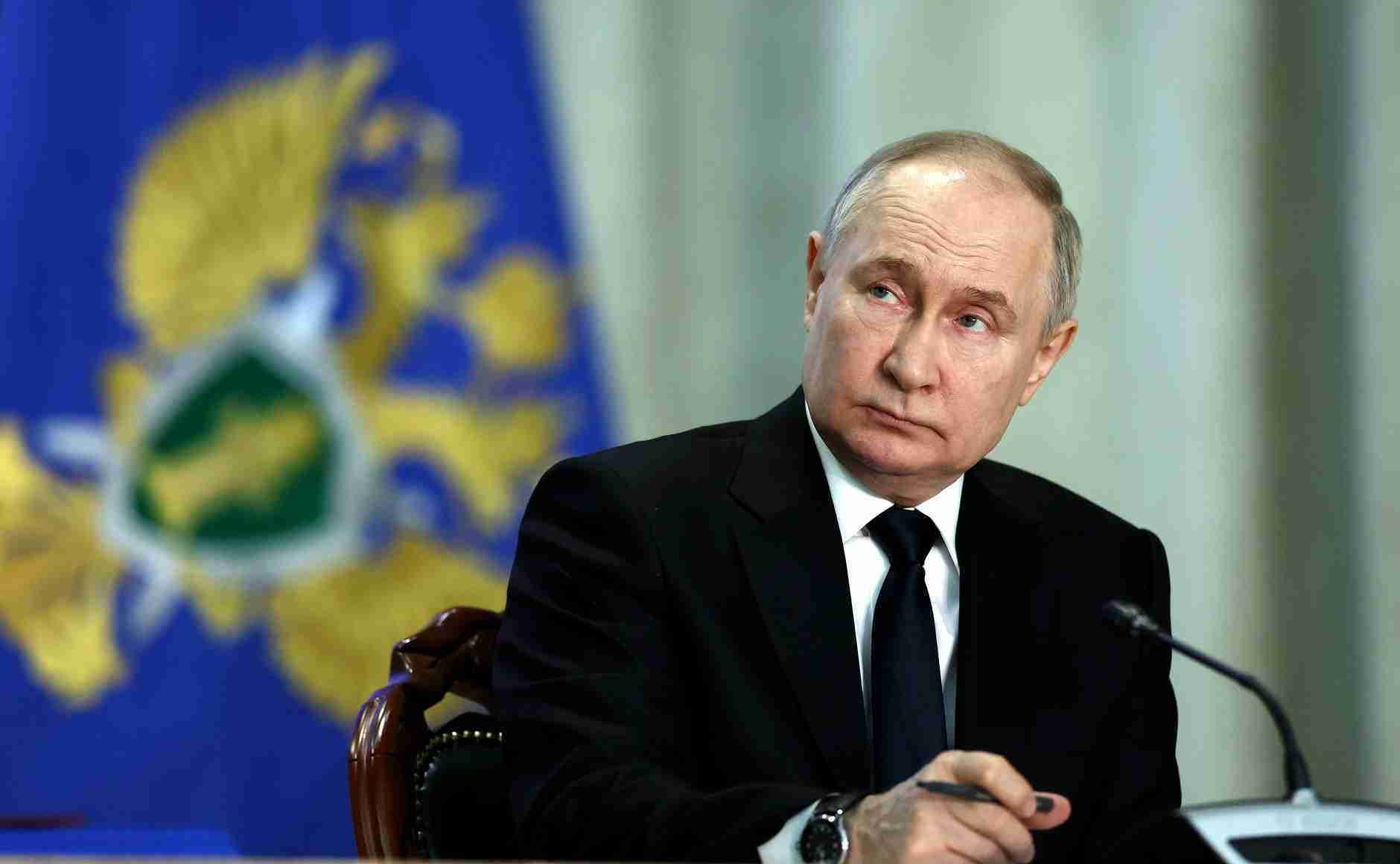 Tensions Escalate: Putin Orders Nuclear Drills in Response to Macron’s Warnings