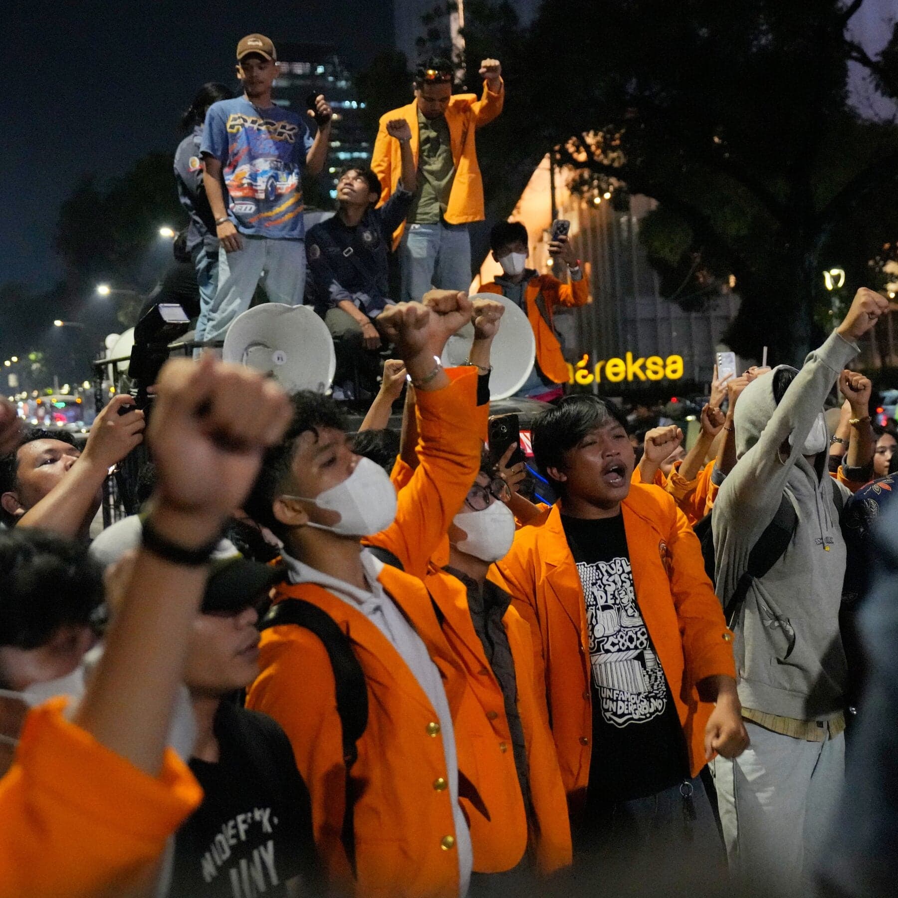 Protests in Indonesia Demand Action to Stop Rainforest Fires