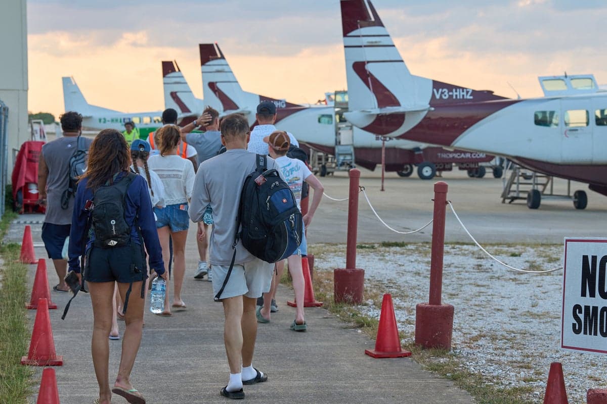 Knife-wielding US citizen shot dead after hijacking small plane in Belize