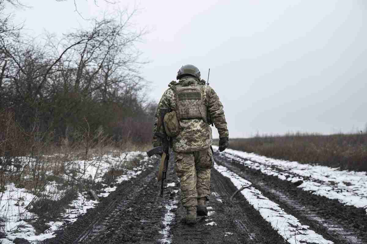 Ukraine-Russia – live: Kyiv’s troops ‘smell a Russian offensive coming’ amid fierce fighting in east