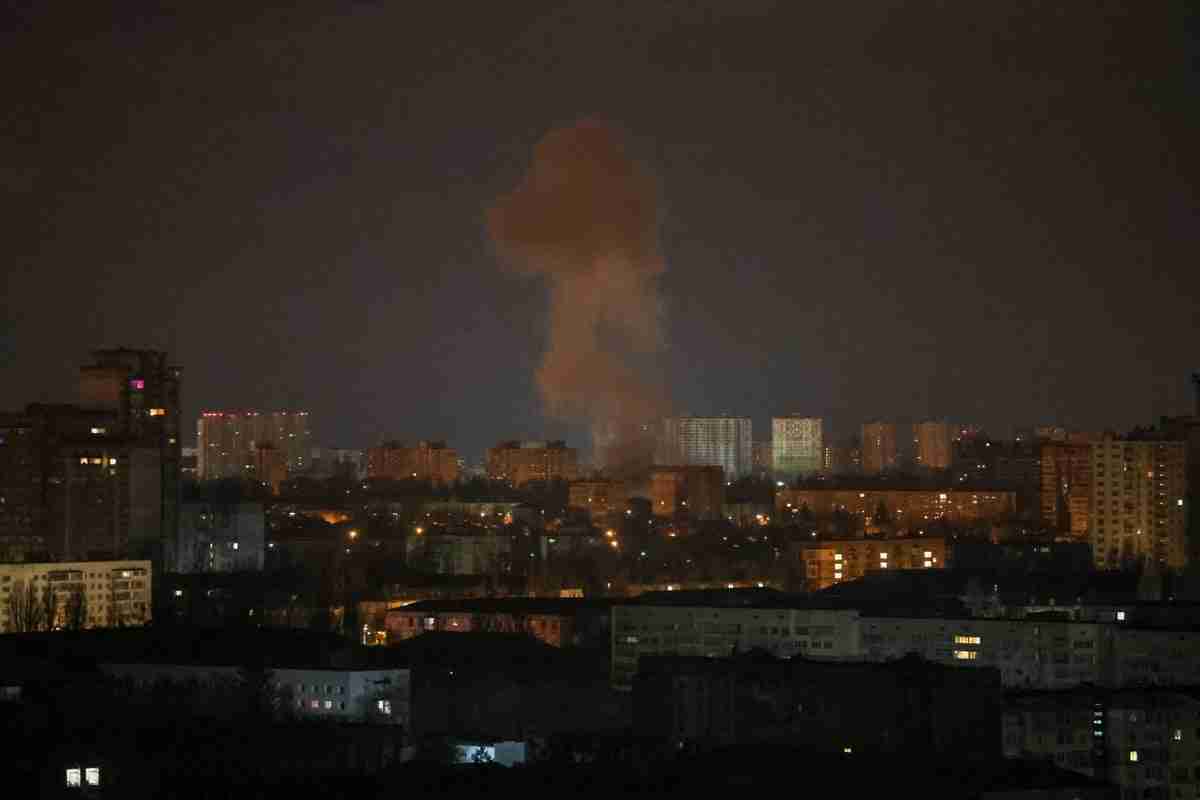 Russia-Ukraine war – live: Putin’s forces hit in south as Moscow launches largest drone attack on Kyiv