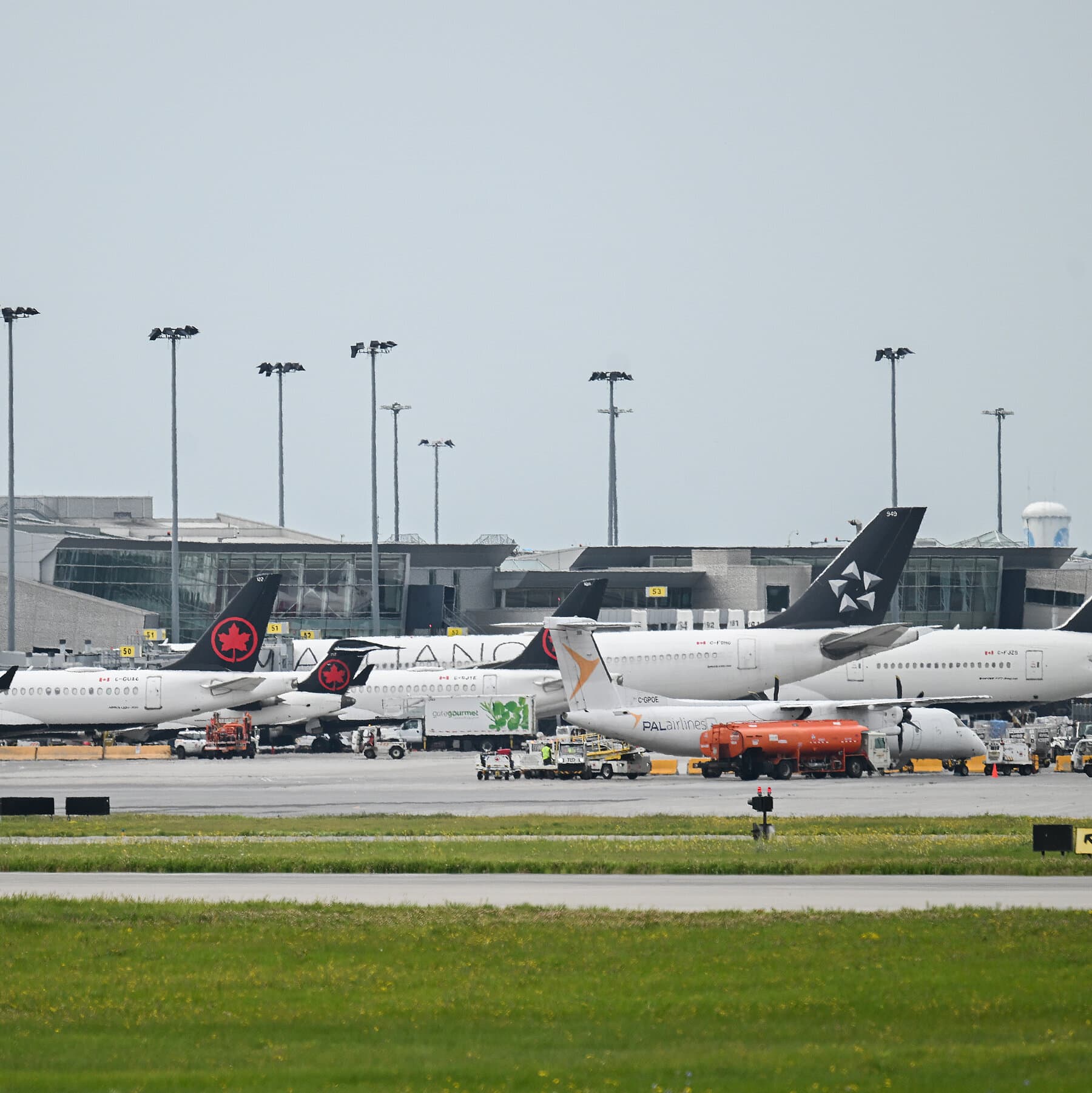 Worker Dies After Accident With Plane at Montreal Airport
