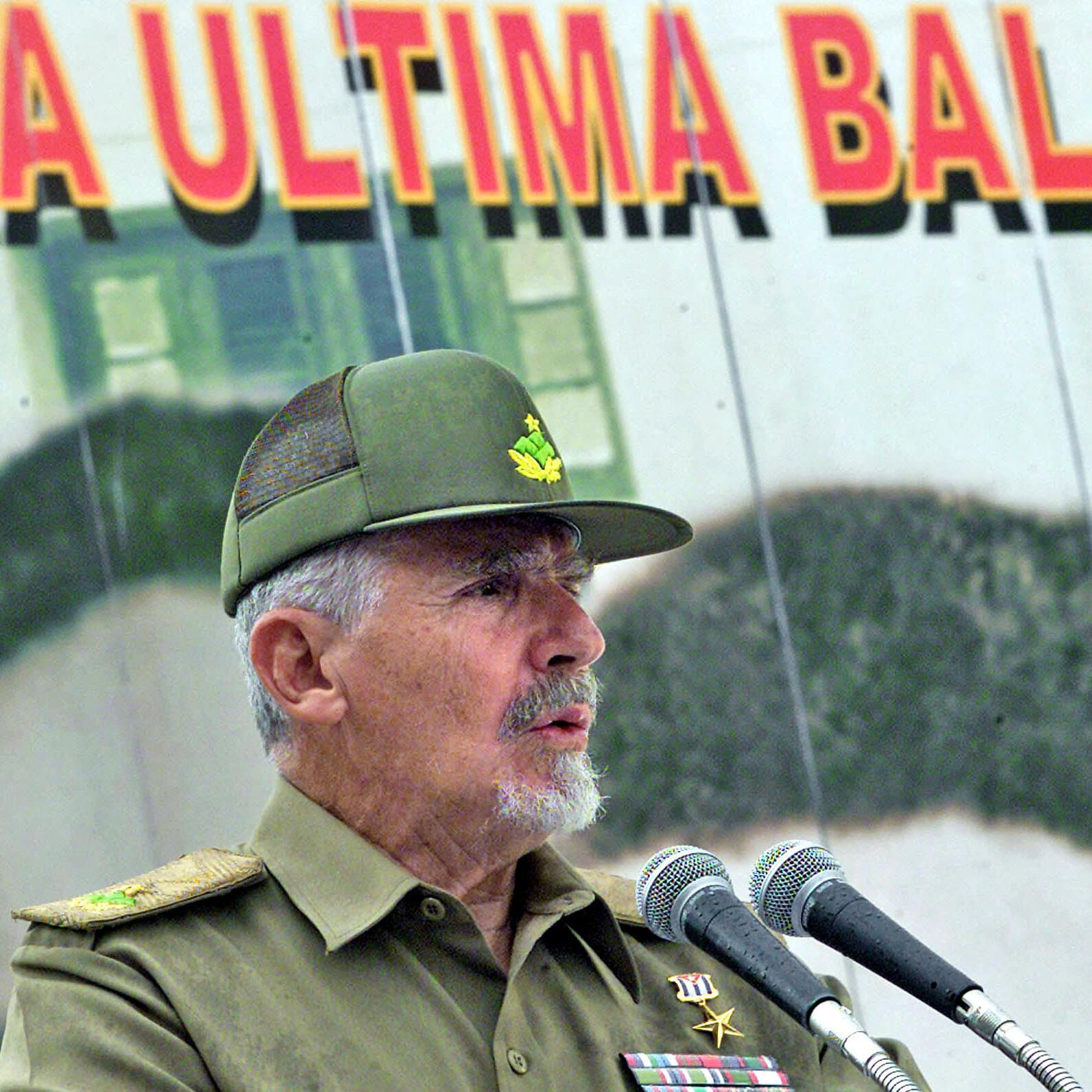 Ramiro Valdés Menéndez, Cuba’s Feared Head of Surveillance, Dies at 94