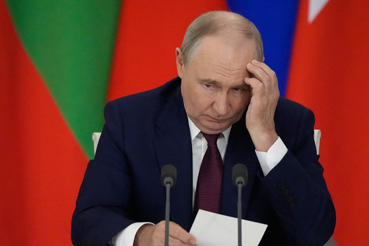 Ukraine-Russia war latest: Russians ‘withdraw billions’ from banks amid fears Putin could seize money