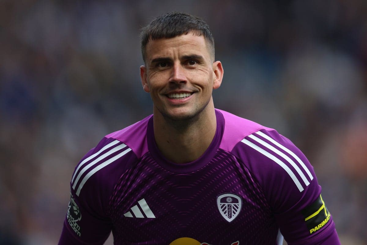 Man United sign back-up goalkeeper from Premier League rivals