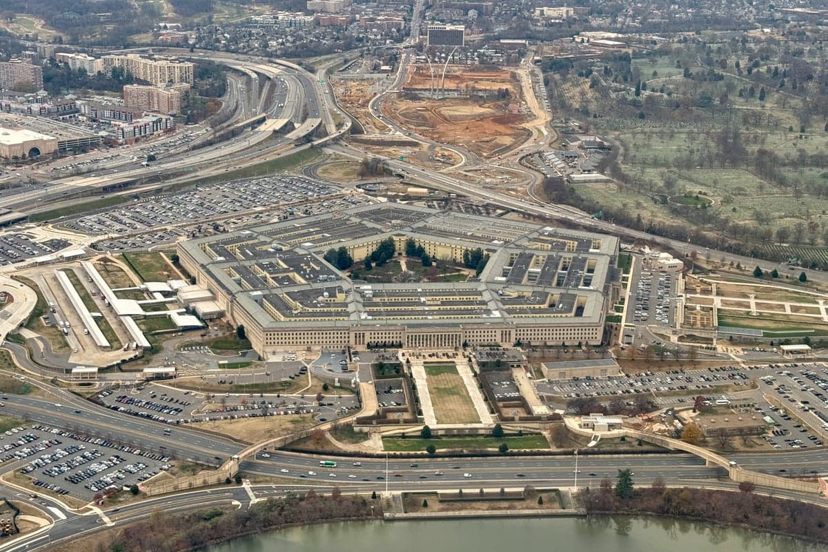 Judge halts Pentagon policy requiring escorts for journalists