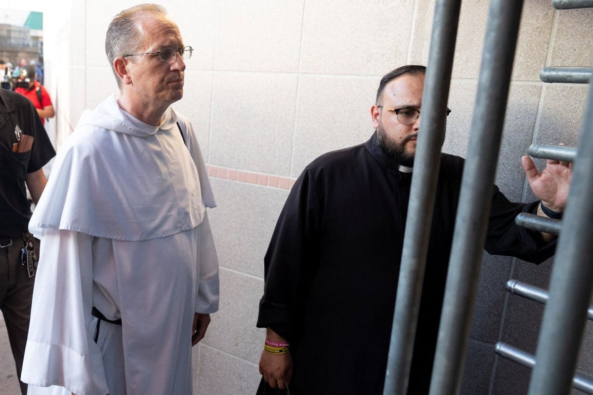 More than 100 bishops call for humane treatment of migrants during US-Mexico border Mass