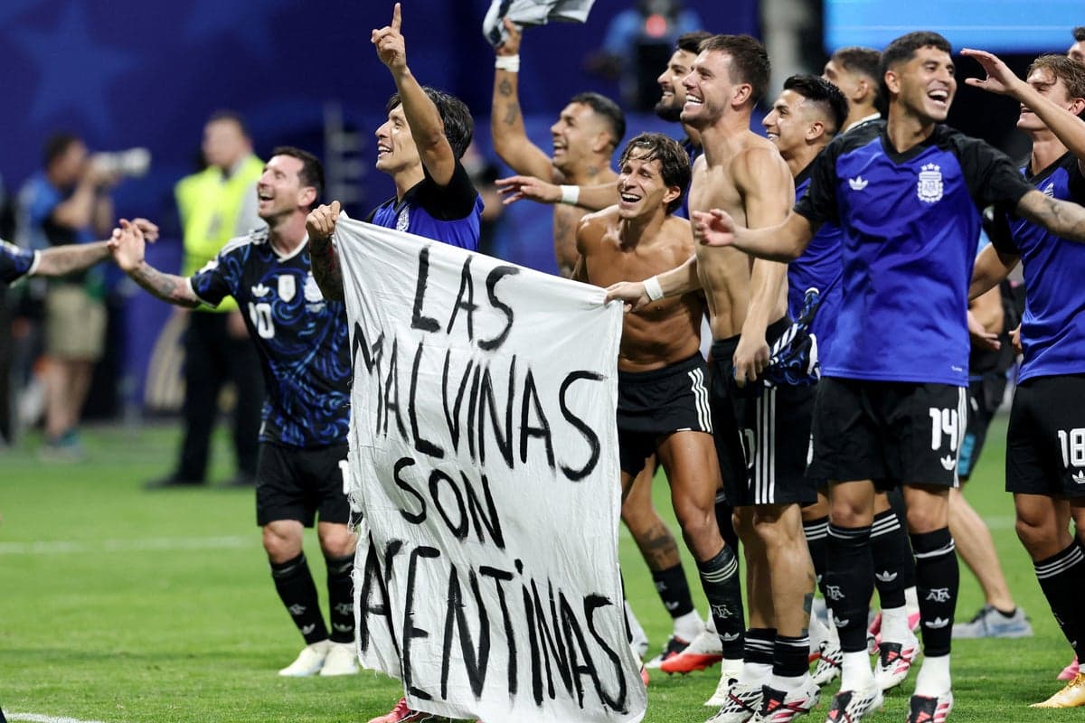 Fifa to investigate whether Argentina broke rules over Falklands banner