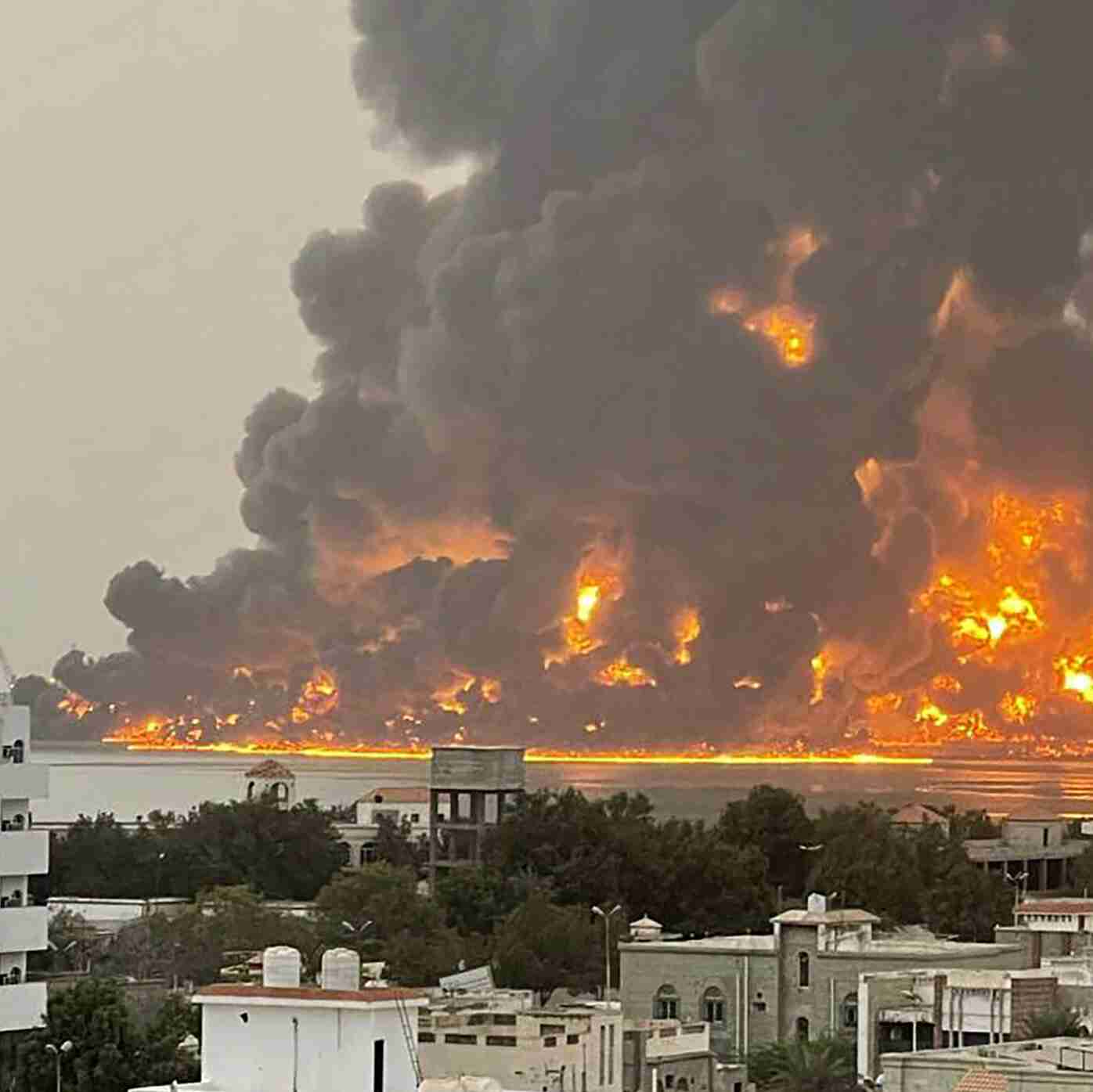 Israeli Jets Bomb Sites in Yemen Linked to Iran-Backed Houthis
