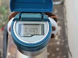 My supplier wants to install a water meter but I think it will cost me more: Can I refuse?