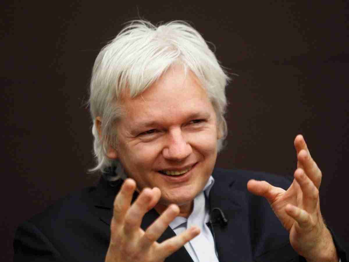 Julian Assange Leaves UK After Striking Deal with US Justice Department