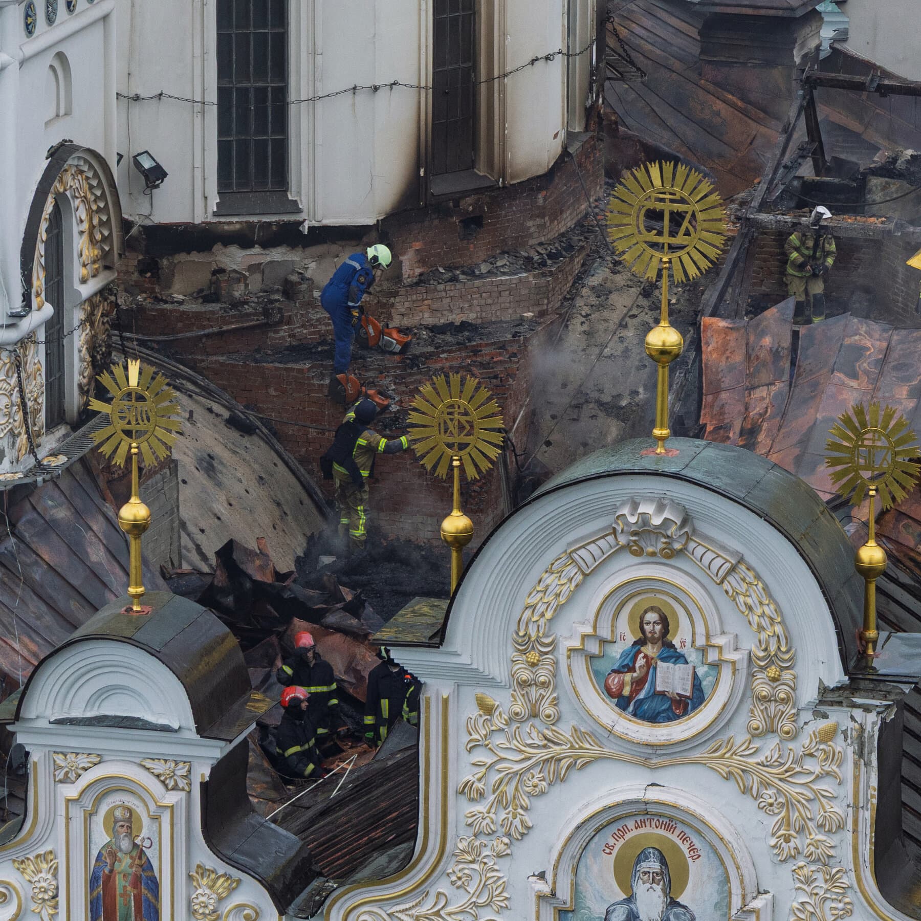 Ukraine Targets Moscow Oil Facility With Drones as G7 Leaders Meet