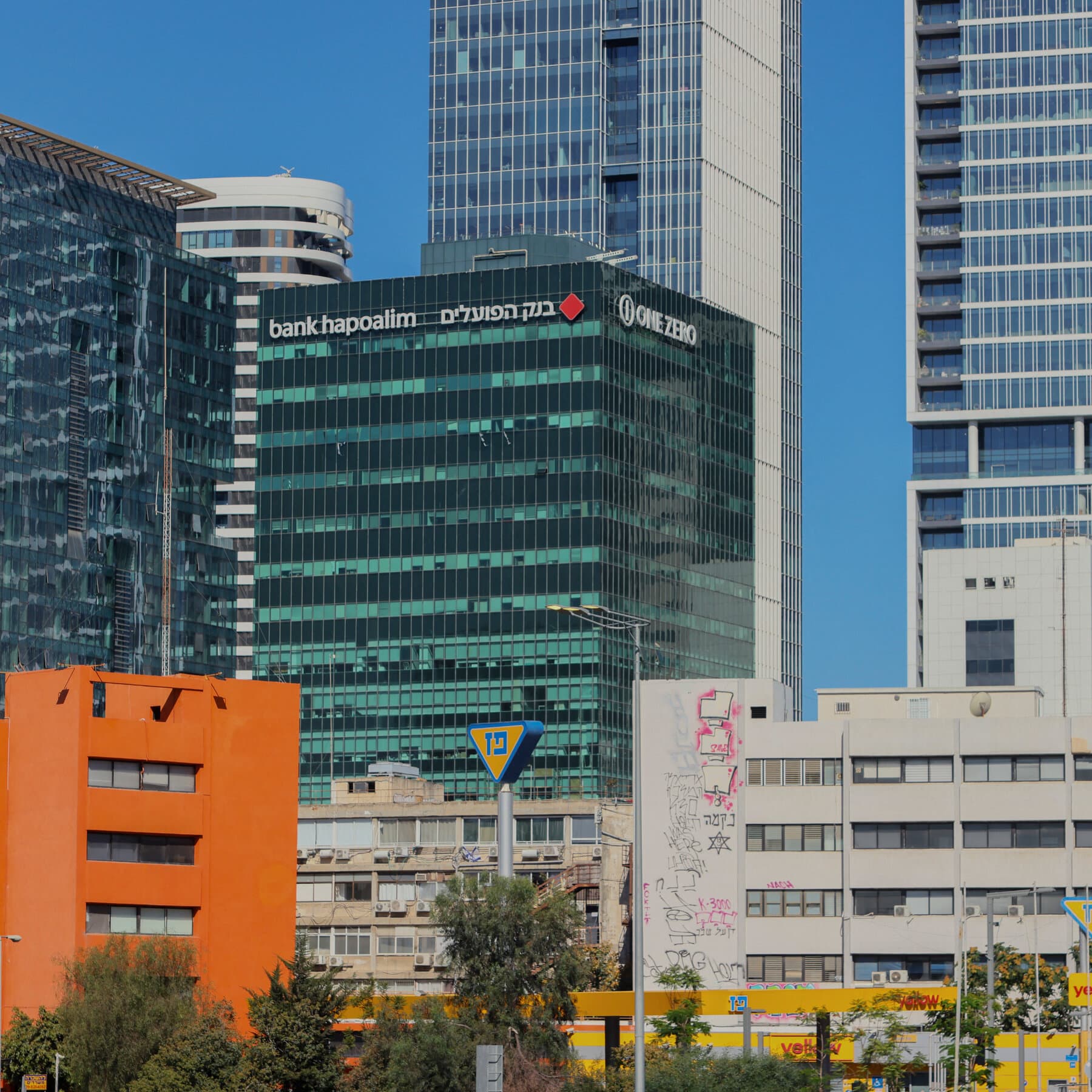 Israeli Banks Threaten to Cut Off Palestinian Economy