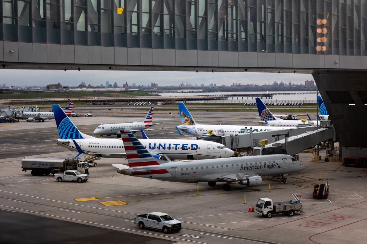 Alarm after Trump admin hires 2,000 gamers to fill air traffic controller jobs: ‘If they f*** up, people die’
