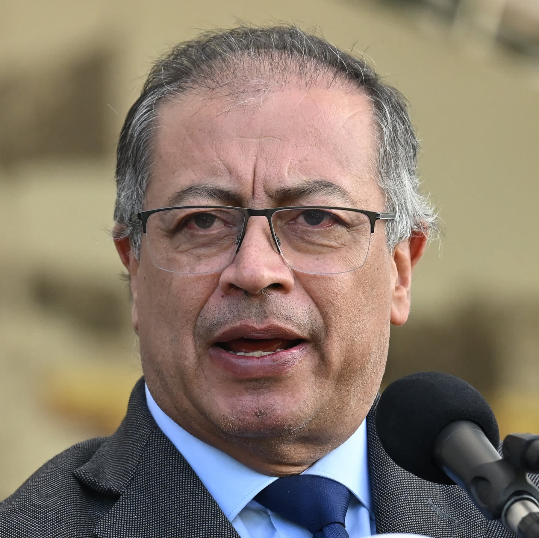 Colombia Agrees to Accept Deportation Flights After Trump Threatens Tariffs