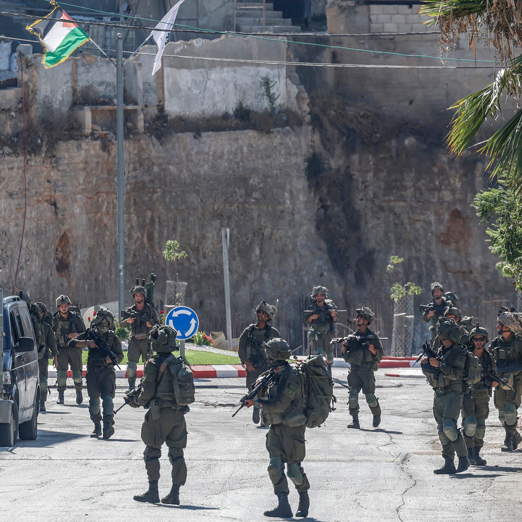 Israeli Settlers Resume West Bank Siege After Eviction