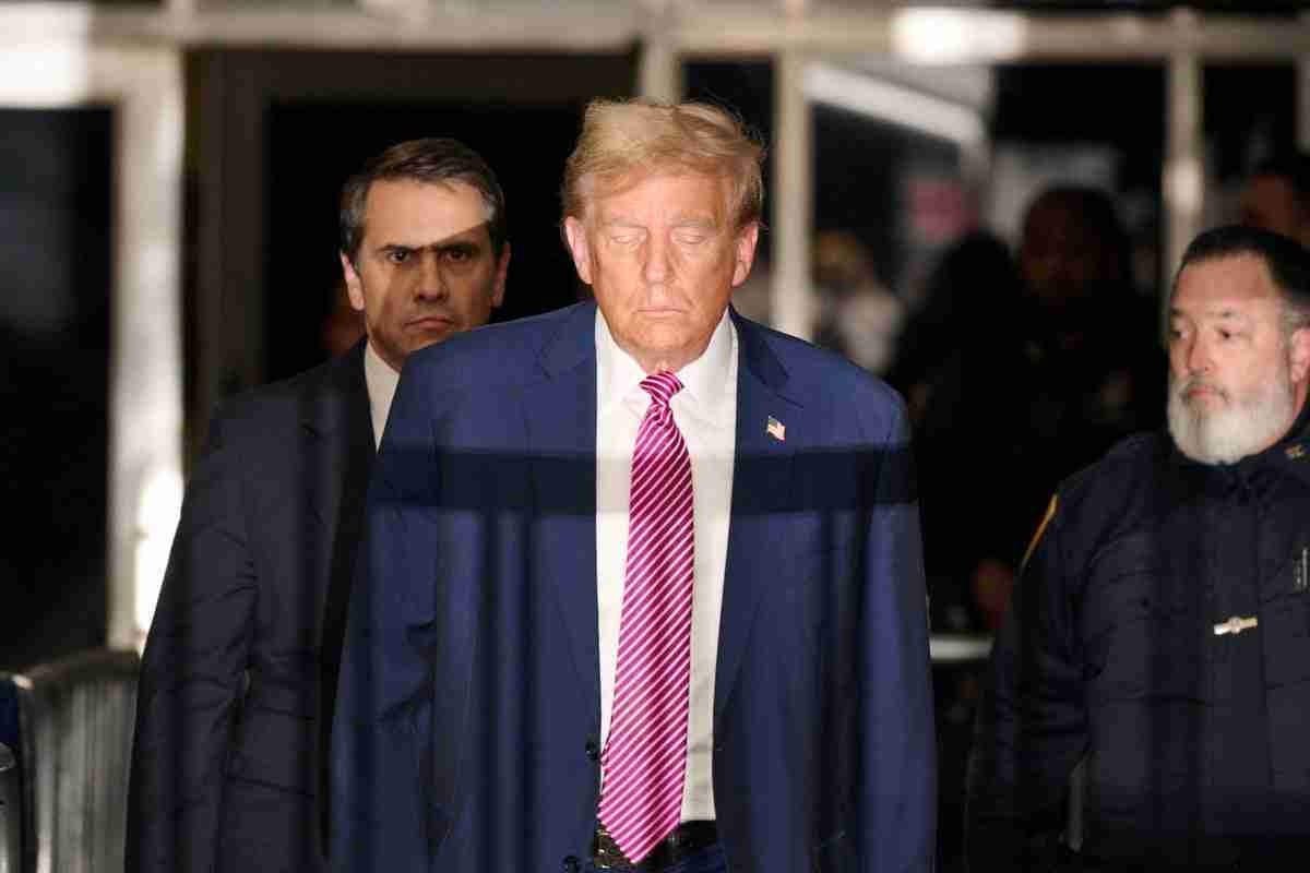 Outside court, Trump tries to command the narrative. Inside, he can only sit in silence (cloned)
