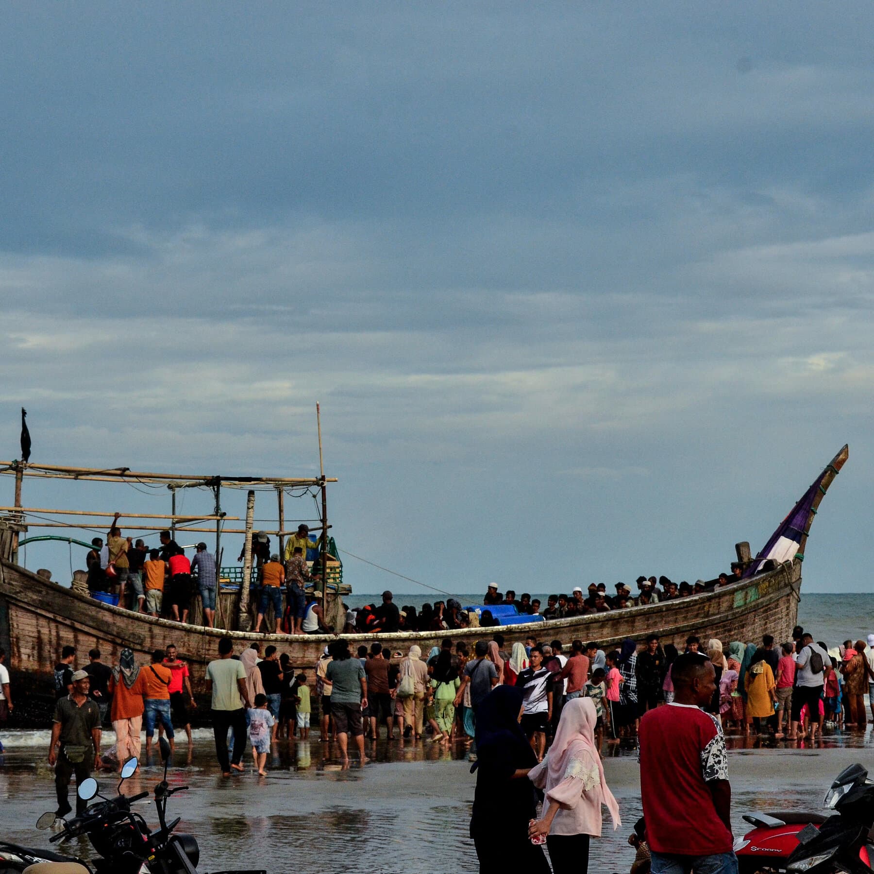 Hundreds of Rohingya Feared Drowned at Sea