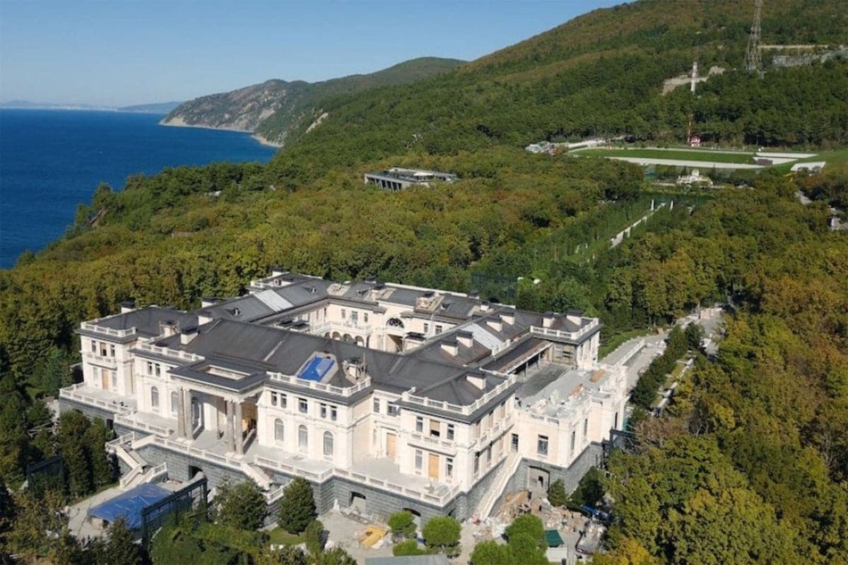 Ukraine destroys missile system protecting Putin’s $1bn Black Sea palace