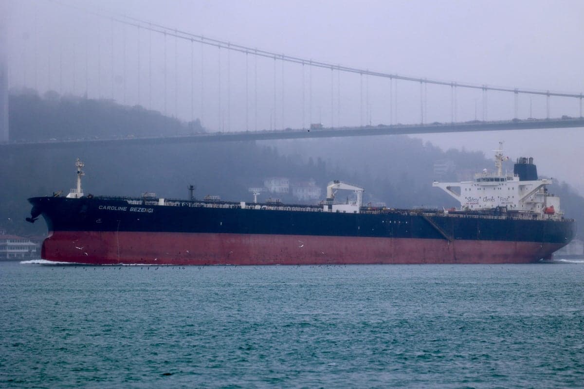 Oil spill off Oman reaches mainland as recovery efforts impacted by war zone