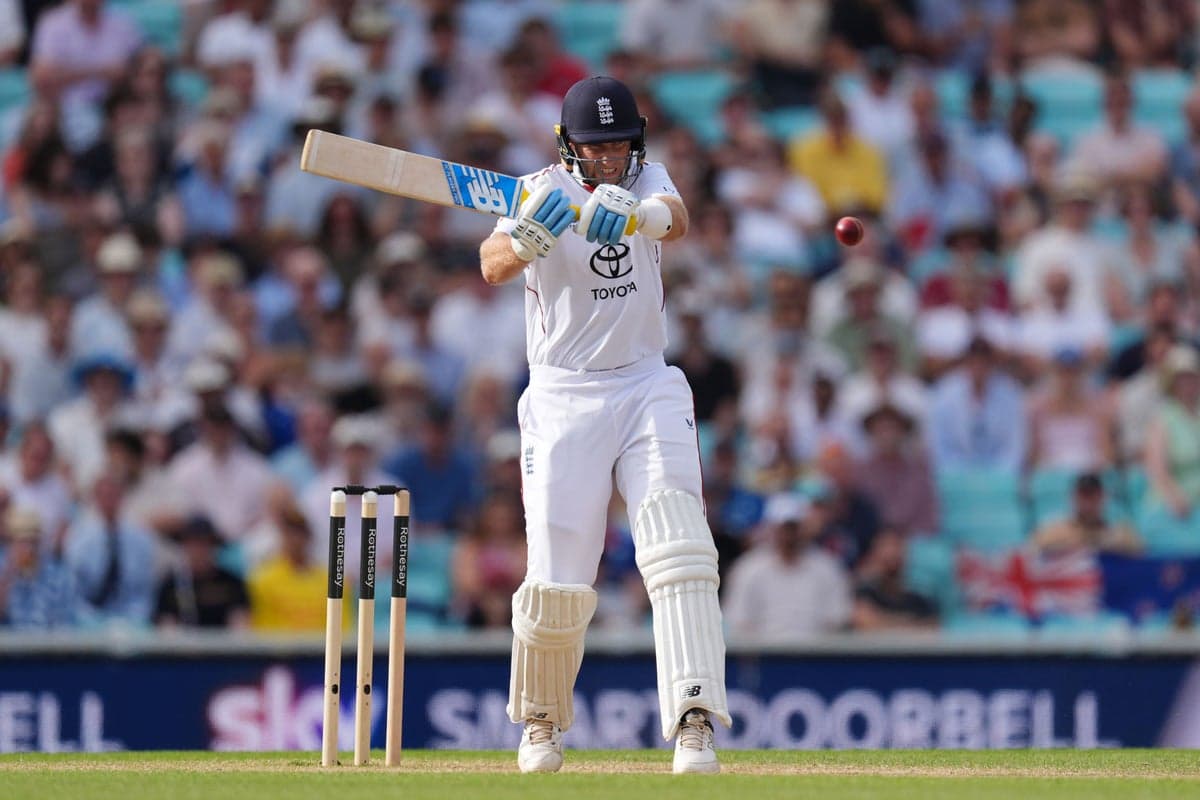 Joe Root makes more Test history but New Zealand close in on win against England