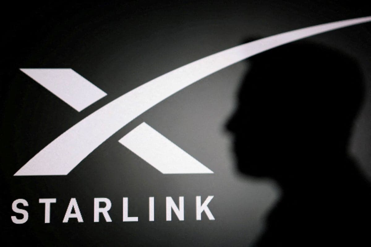 Israel smuggled Starlink into Iran to help protesters but ‘incompetent’ Netanyahu didn’t use them, says former PM