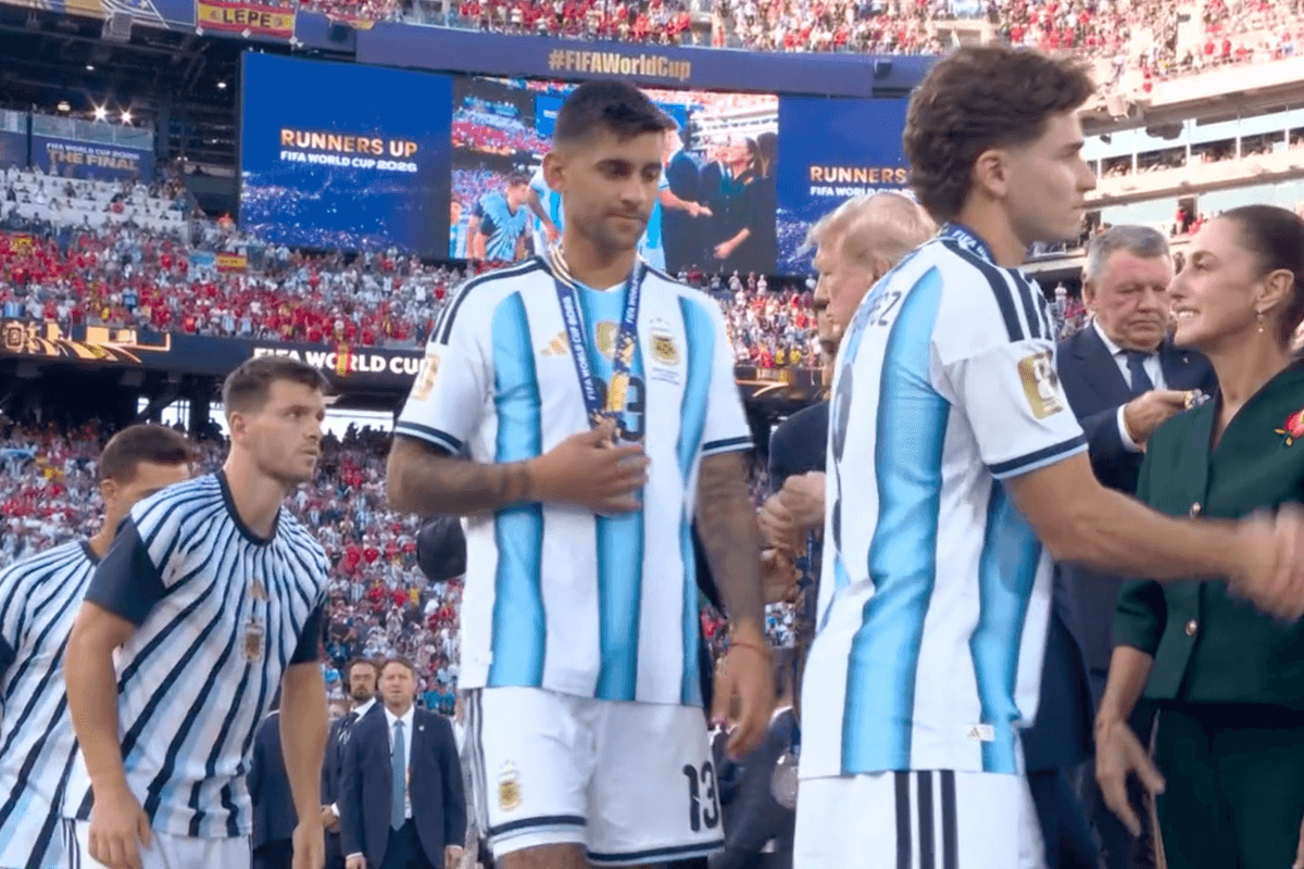 Cristian Romero snubs Trump handshake in World Cup final medal presentation