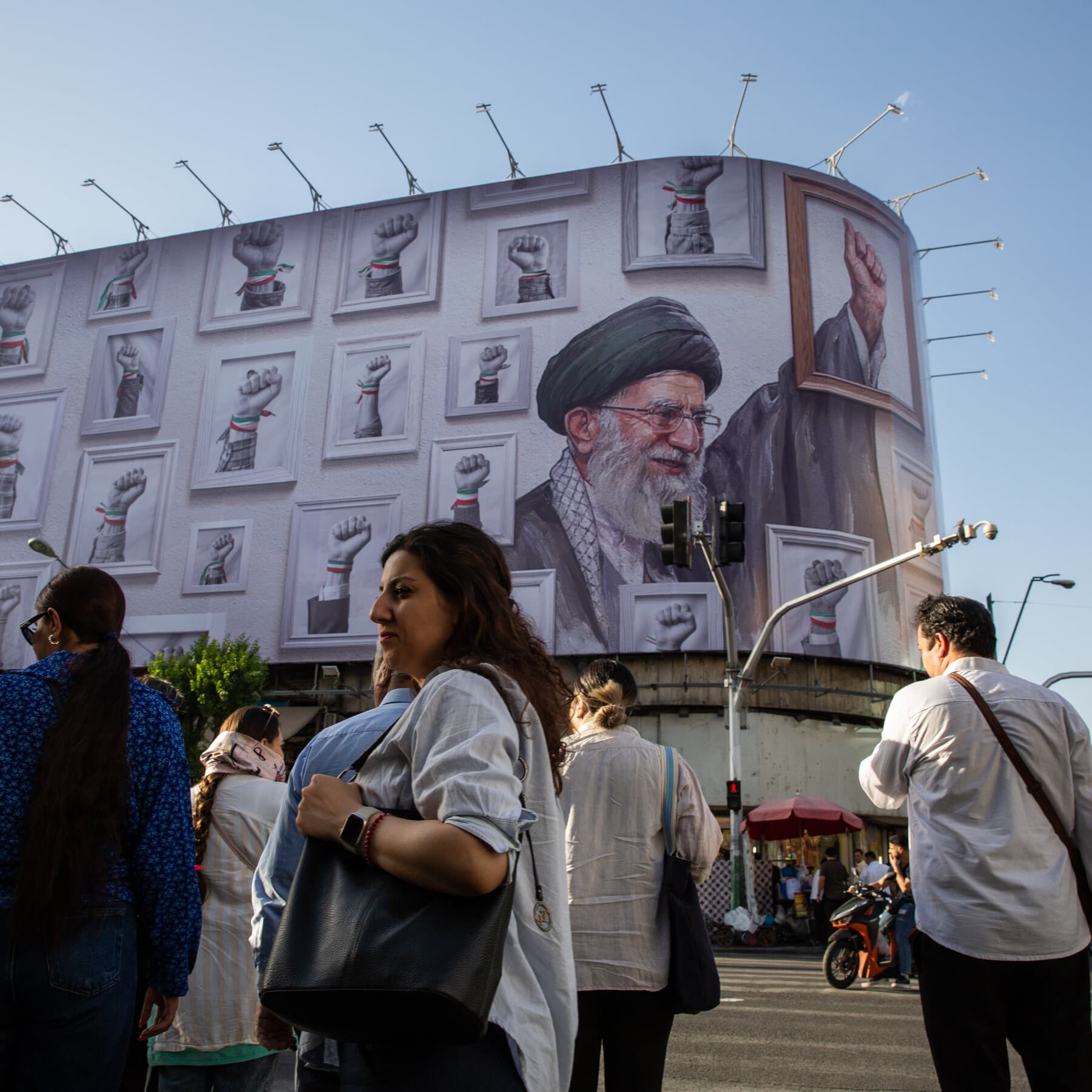 Regional Mediators Rush to Save U.S.-Iran Cease-Fire