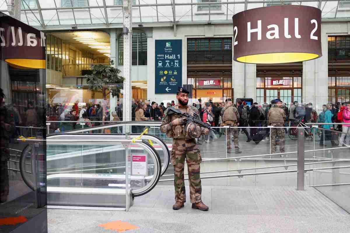 Watch: View of Gare de Lyon after knife attack wounds three in Paris