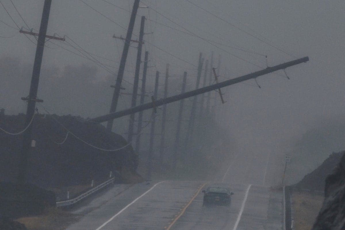 Homes damaged, 180,000 without power as Hurricane Lala sweeps past Hawaii