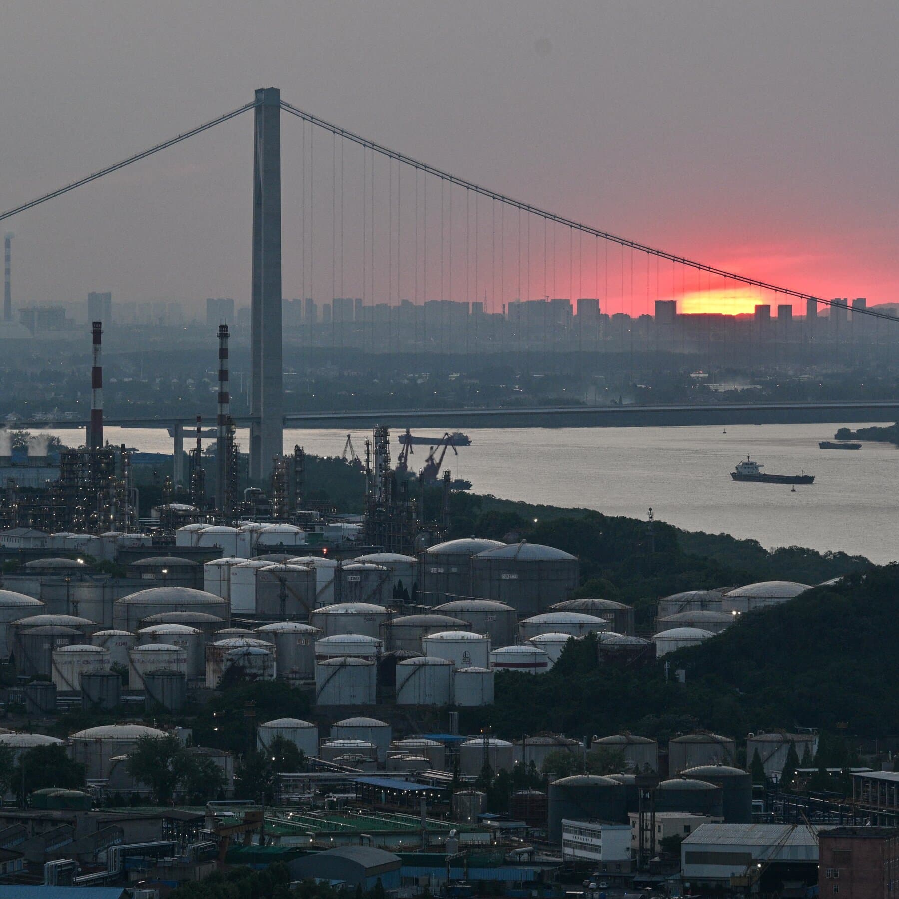 China Moves the Price of Oil, Even When It Buys Less