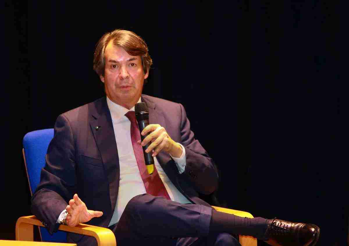 Intesa Sanpaolo continues to grow (+ 9%) Ceo Messina still leading in web reputation