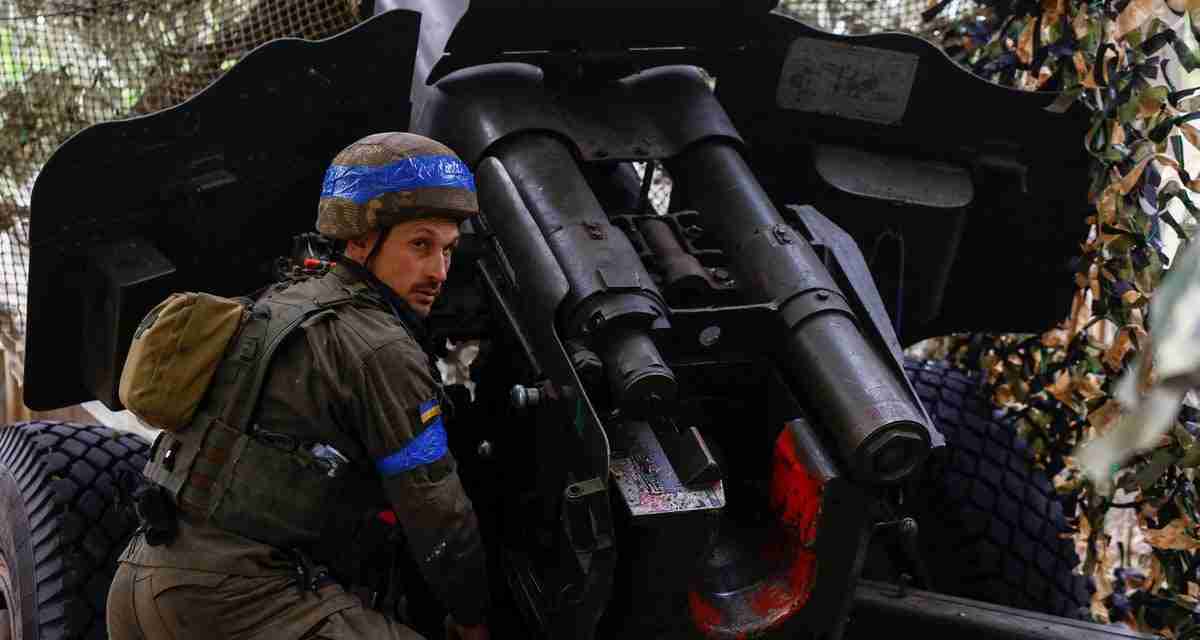 Ukraine-Russia news – live: Putin’s troops ‘massing on Ukrainian border’ as they ‘prepare for fresh offensive’