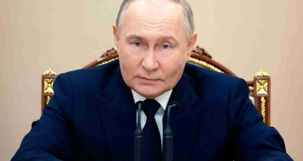Ukraine-Russia news – live: Putin ‘ready to freeze war’ but says Zelensky has no legitimacy after term expiry