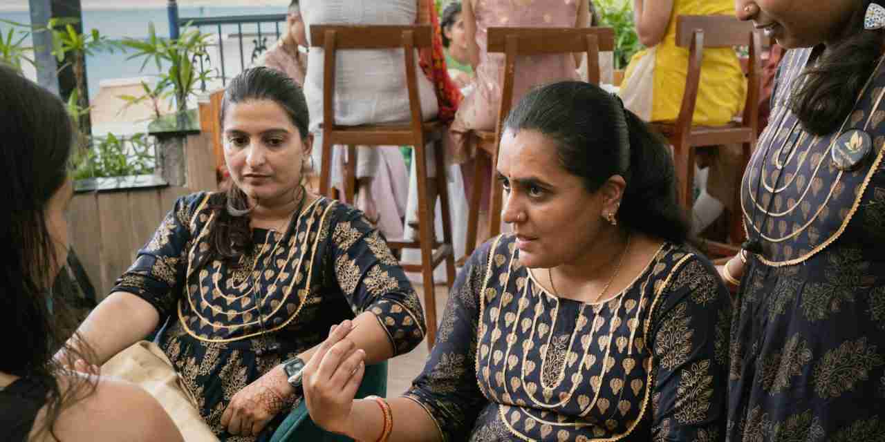 Big Indian Weddings Highlight Economic Divide