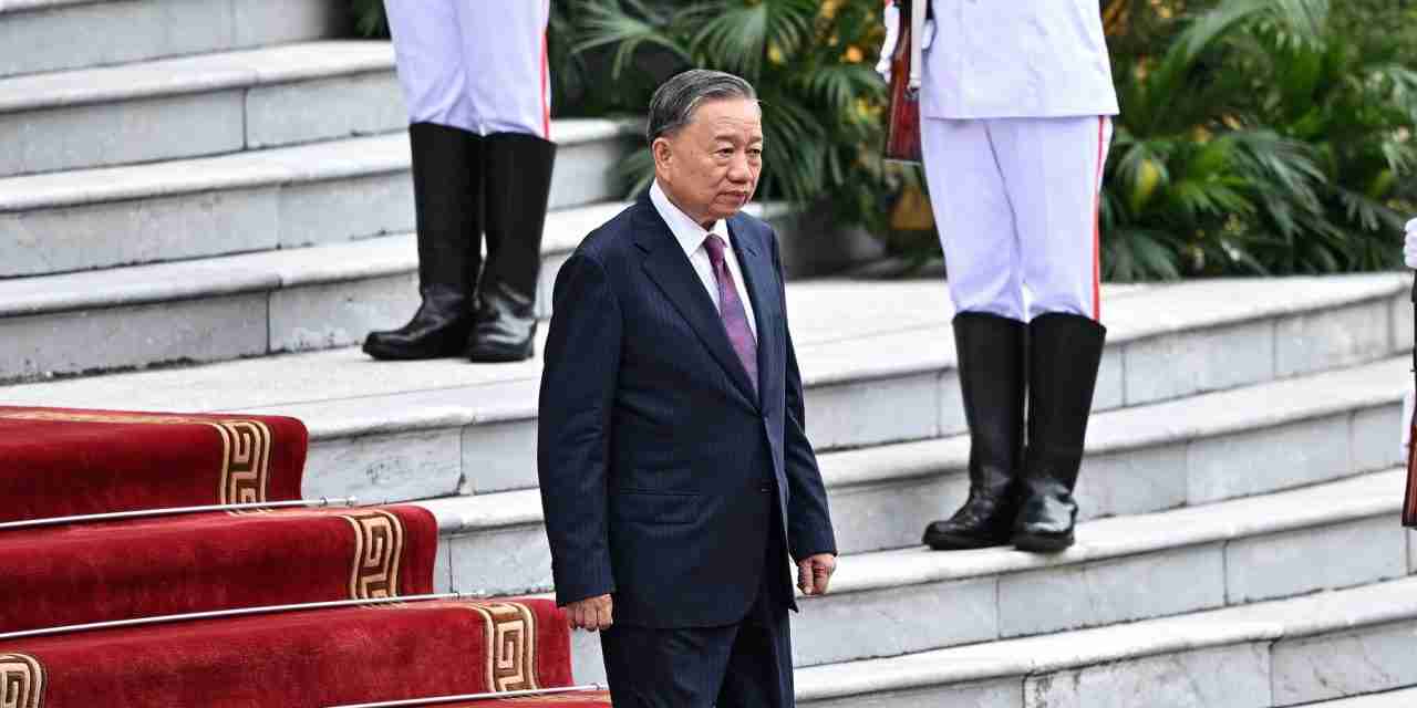 Death of Vietnam’s Top Leader Raises Questions of Succession