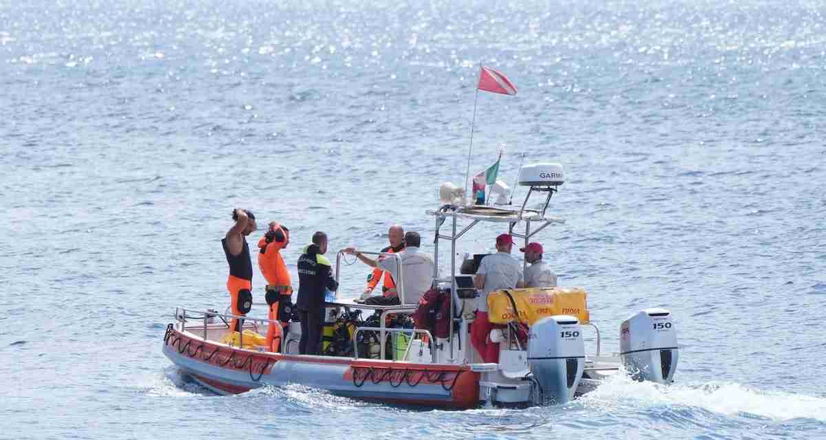 Watch live: View of Italian port as divers break into Bayesian superyacht’s hull in search for survivors