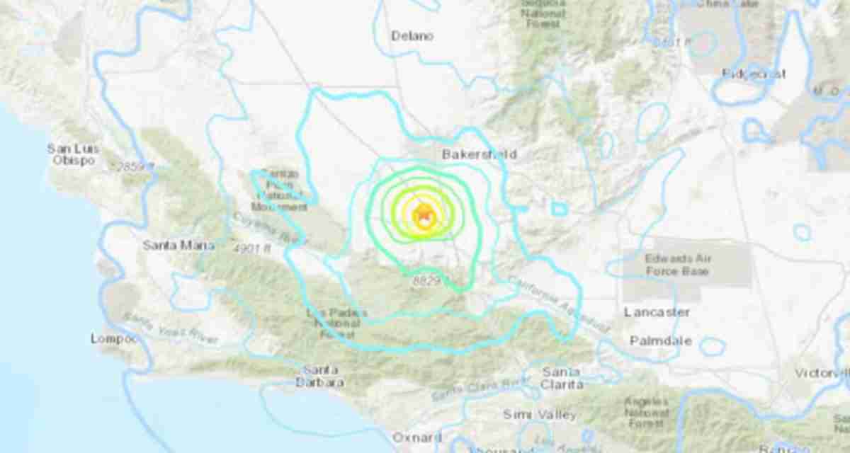 California struck by magnitude 5.2 earthquake shaking buildings in Los Angeles