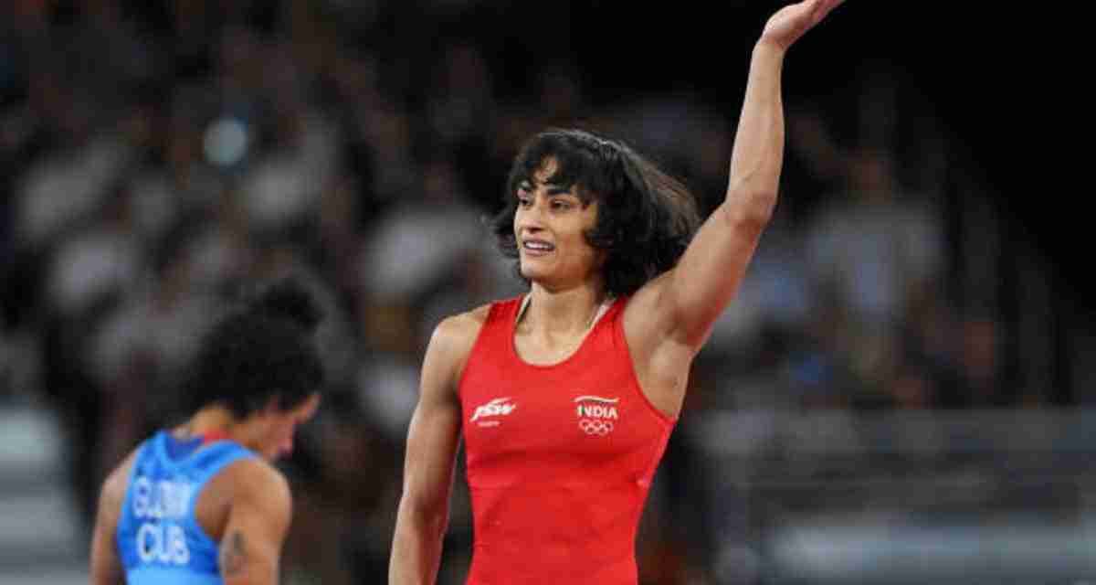Indian wrestling star Vinesh Phogat disqualified before gold medal bout after coming in 100 grams overweight